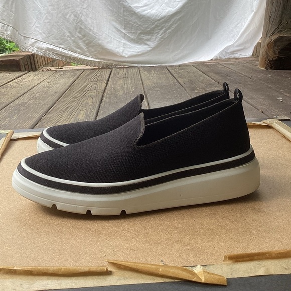 Bill Blass black knit slip on casual shoes, size 9.5 - Picture 6 of 8